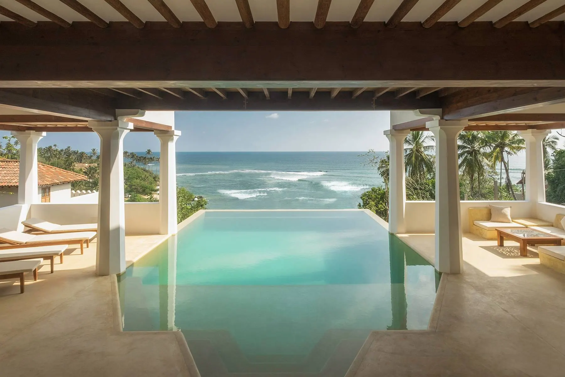 Surf villa in Weligama and Midigama, southern Sri Lanka